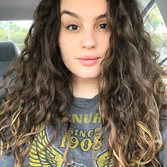 Meet your Posher, Alexis - Picture 1 of 1